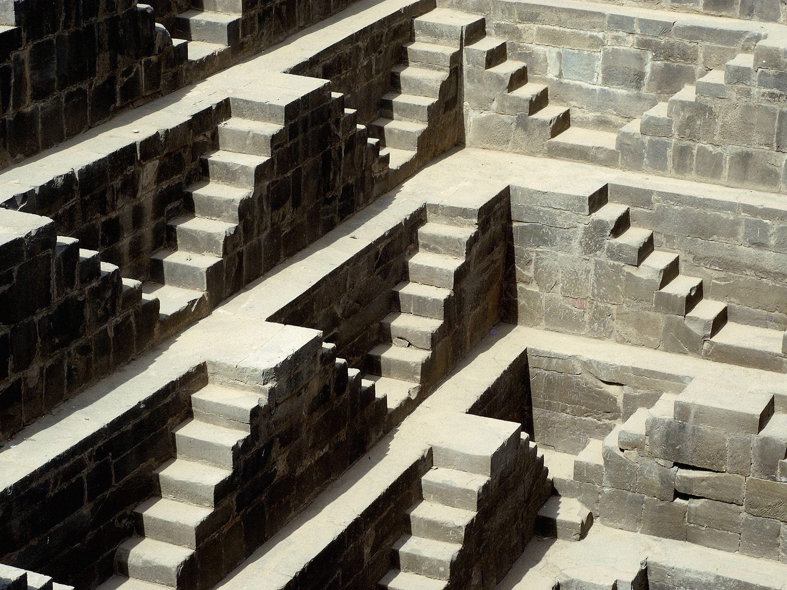 detail-of-chand-baori--abhaneri--rajasthan--india