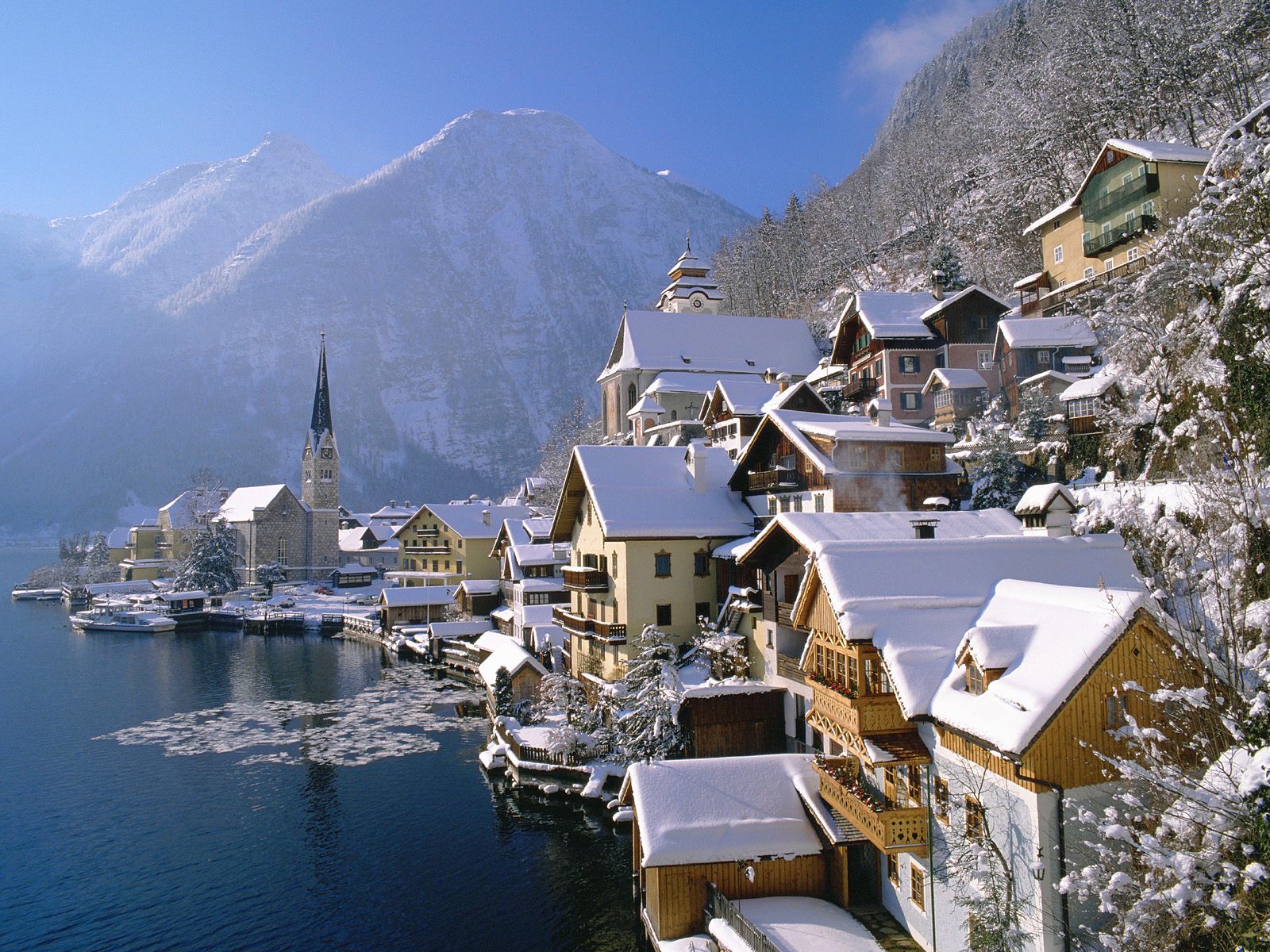 hallstatt-in-winter--austria