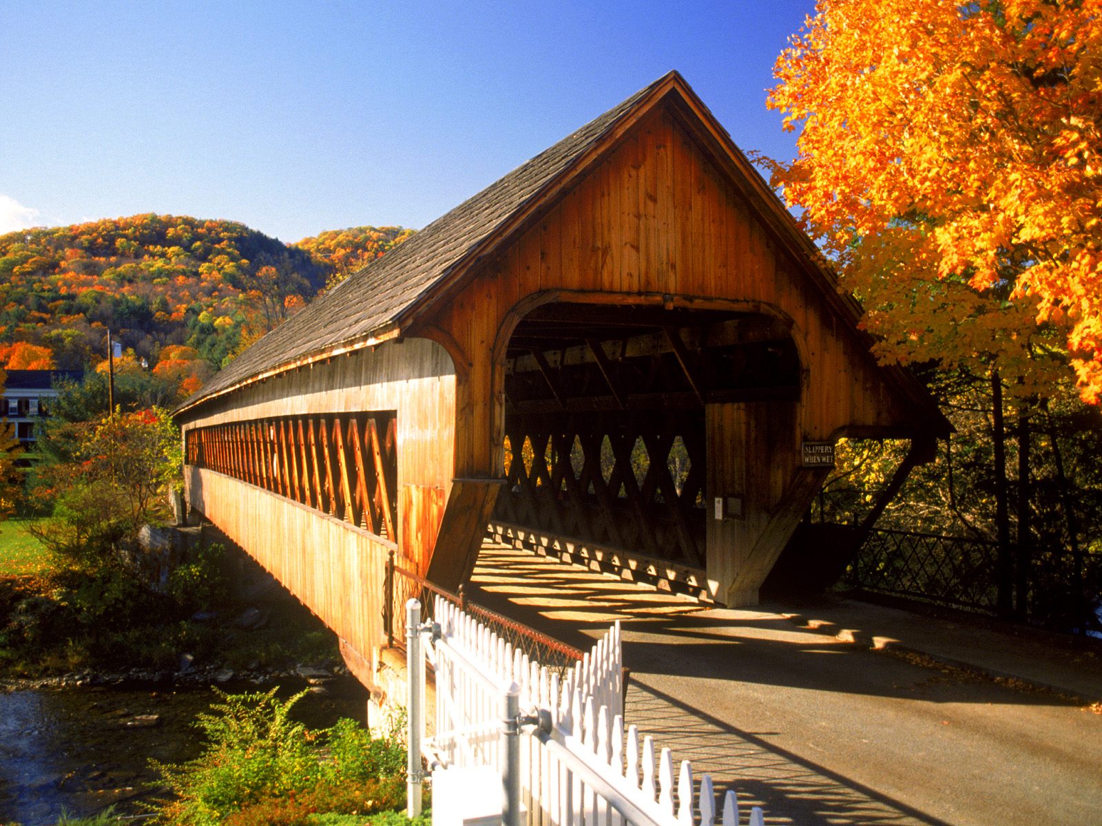 covered-bridge--woodstock--vermont