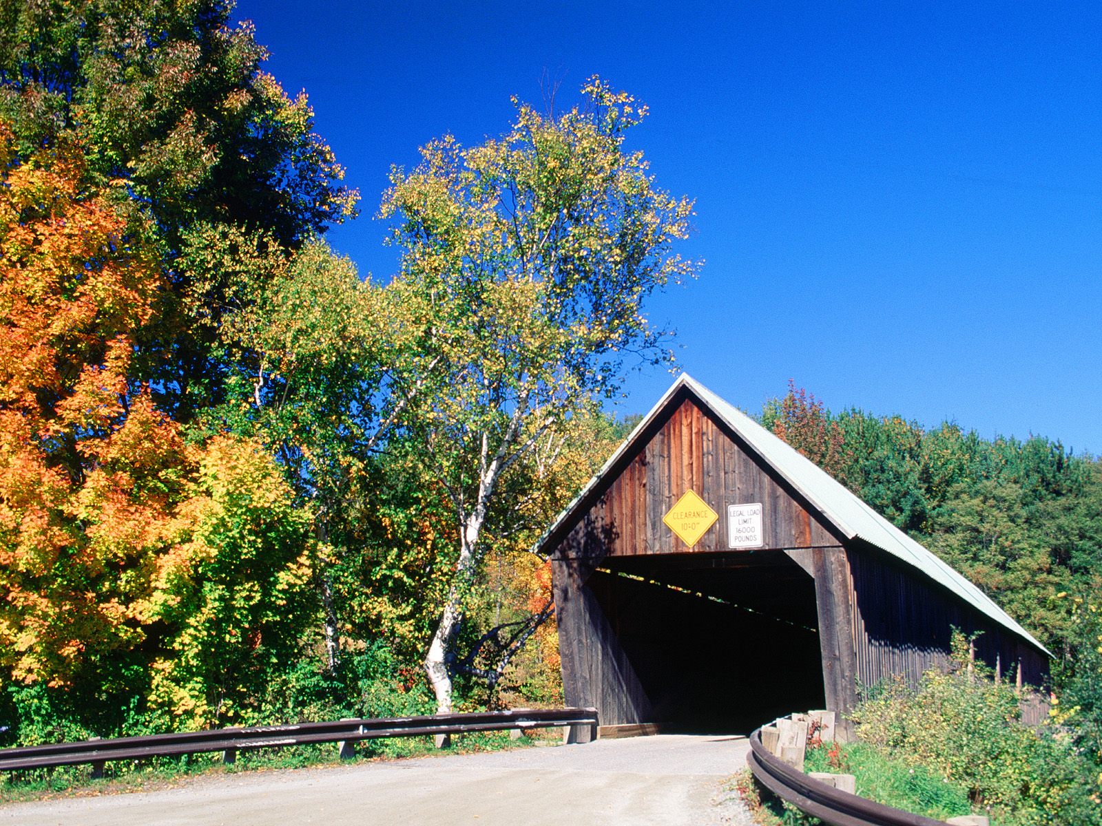 lincoln-covered-bridge--west-woodstock--vermont
