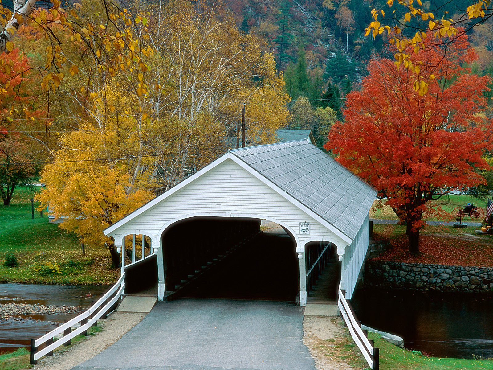 stark-village-in-autumn--new-hampshire