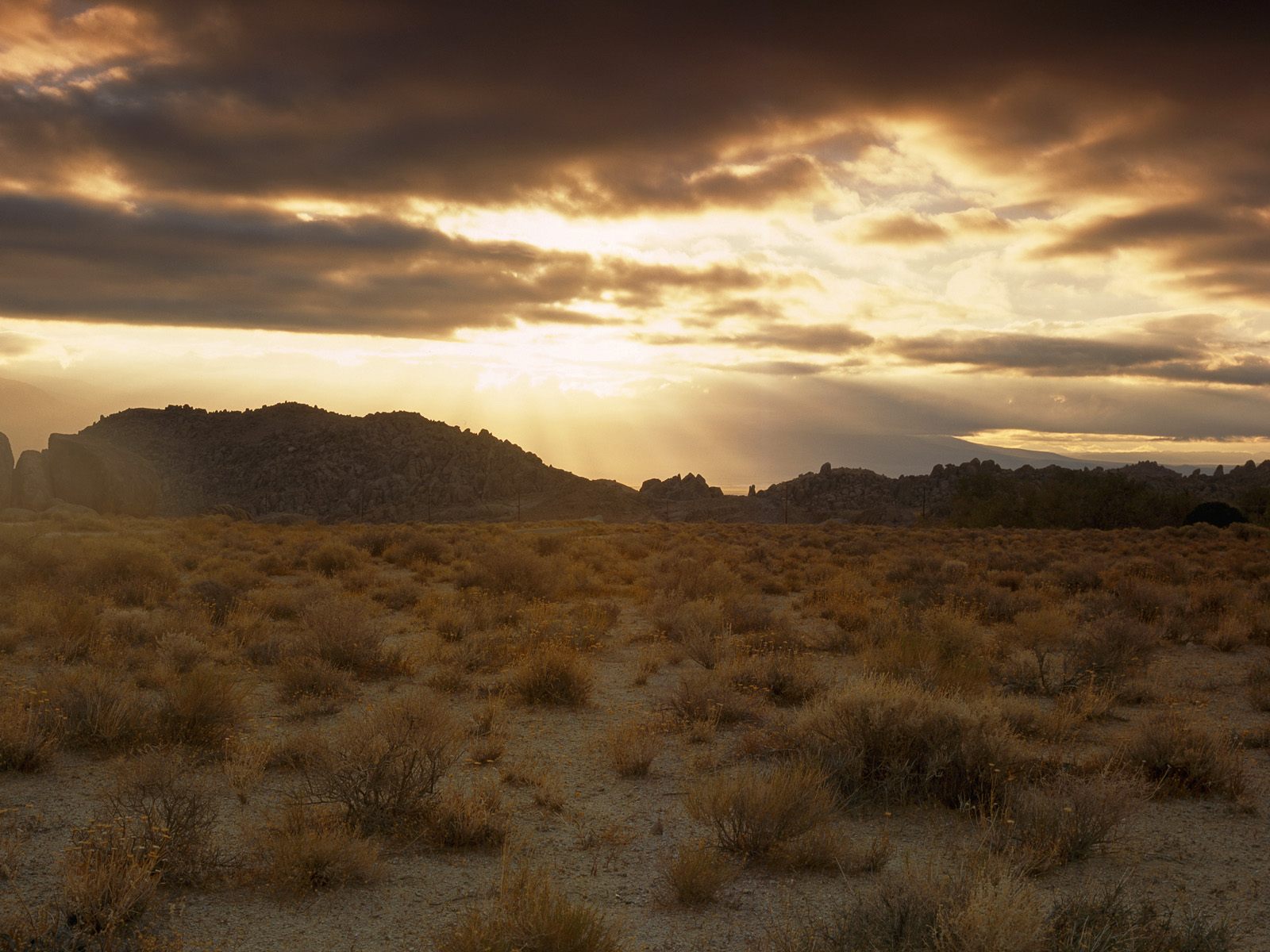 alabama-hills-at-sunrise--california