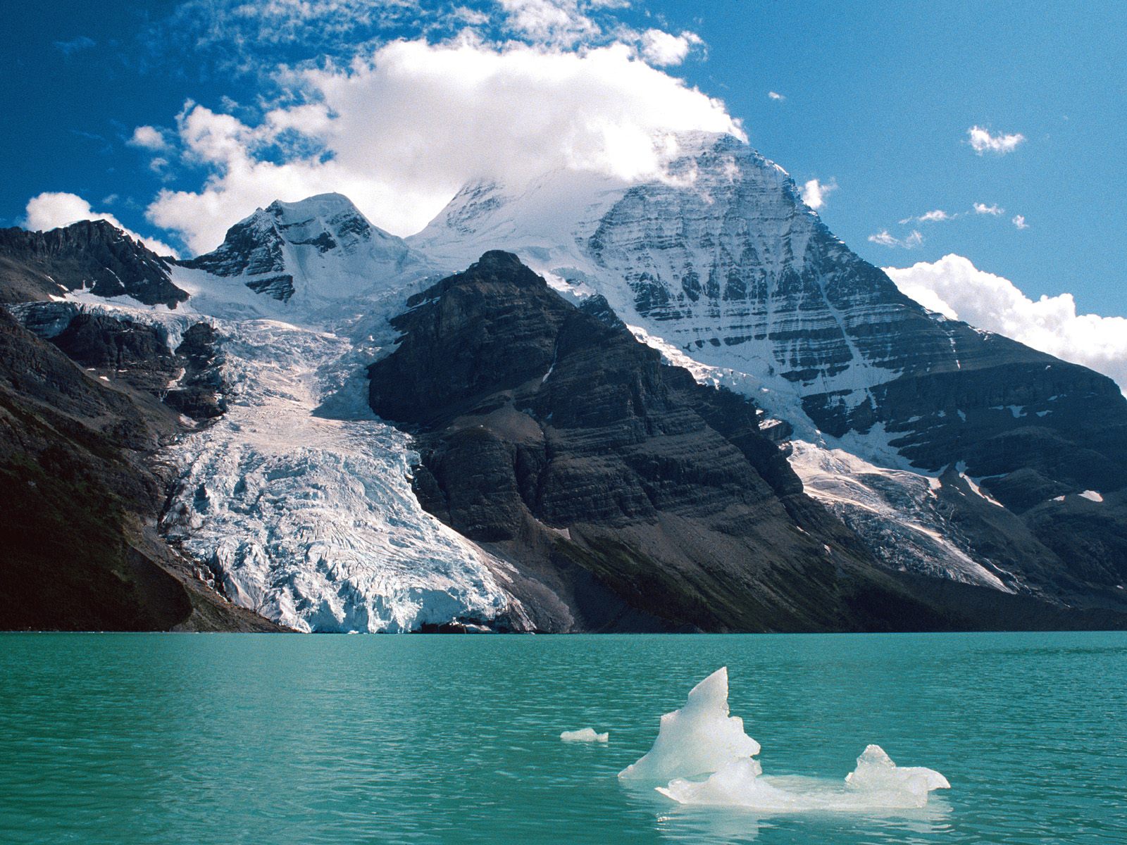 mount-robson-and-berg-lake--canadian-rockies