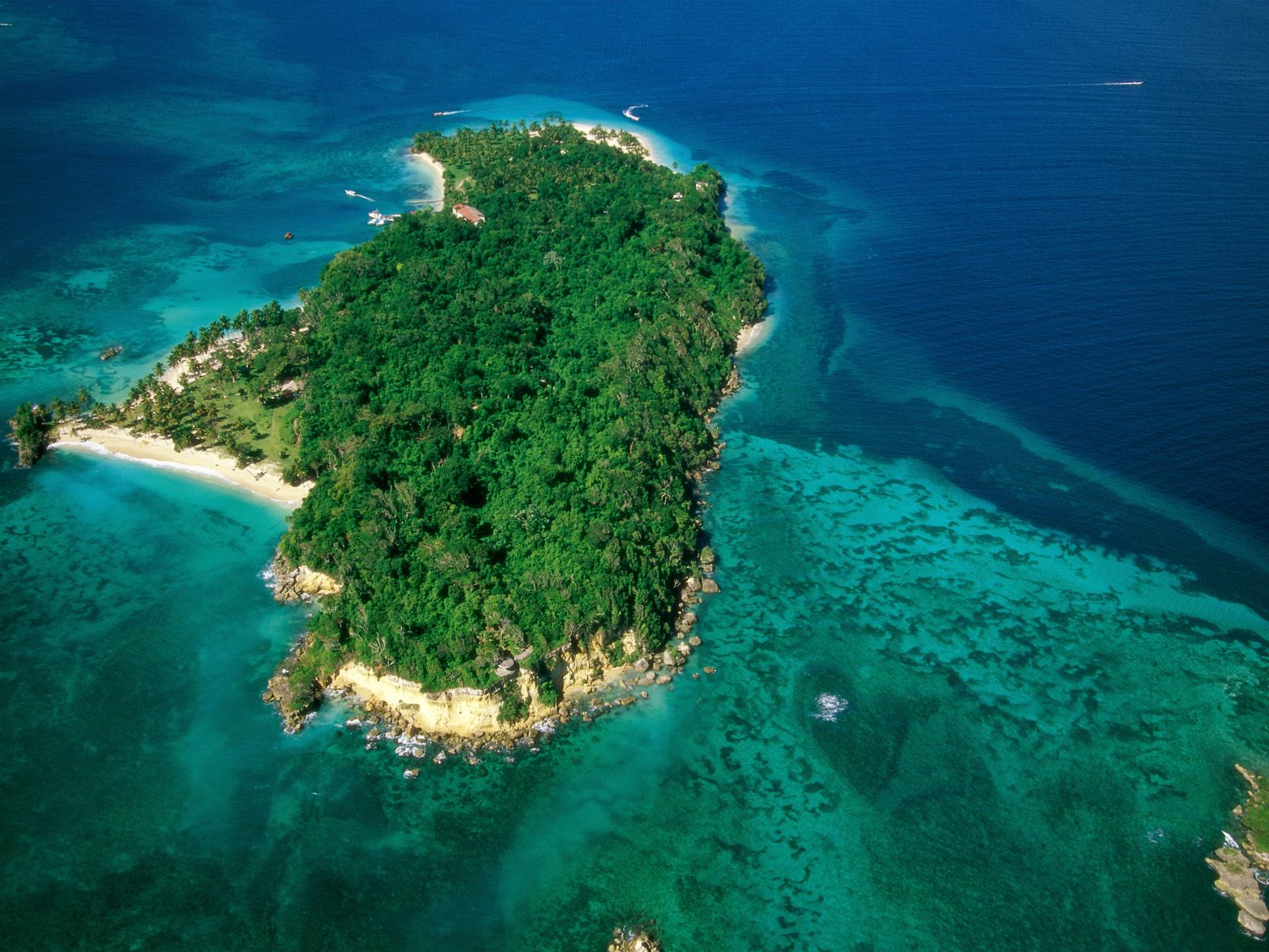 cayo-levantado--dominican-republic